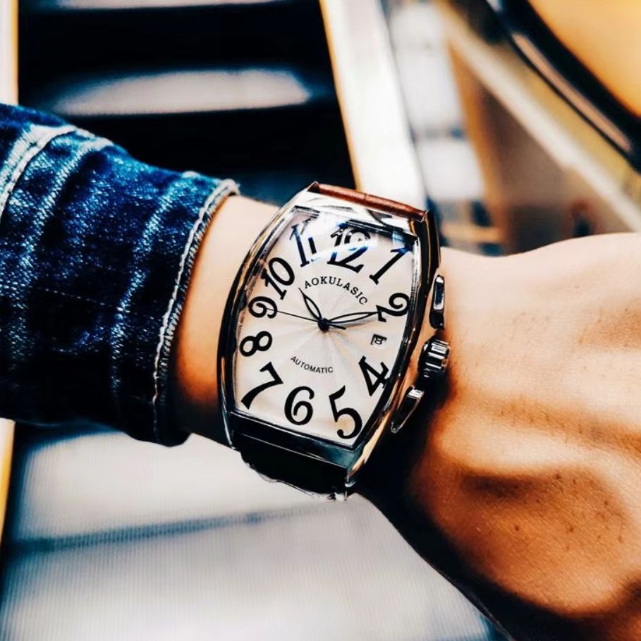 Luxury Watch Value - 新型高級メンズ機械式腕時計、樽型ケース、中空レザーストラップ、パーソナライズされた防水夜光カレンダー腕時計、正確な時刻表示を備えた全自動ムーブメント、シンプルで多用途な職場向けメンズ腕時計、高価値で人気のギフトアイテム