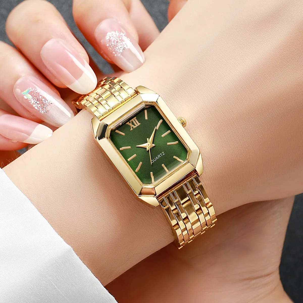 サプライズ・ブラインドボックス、レディース腕時計、ランダムな - Luxury Watch Women のレビューと価格