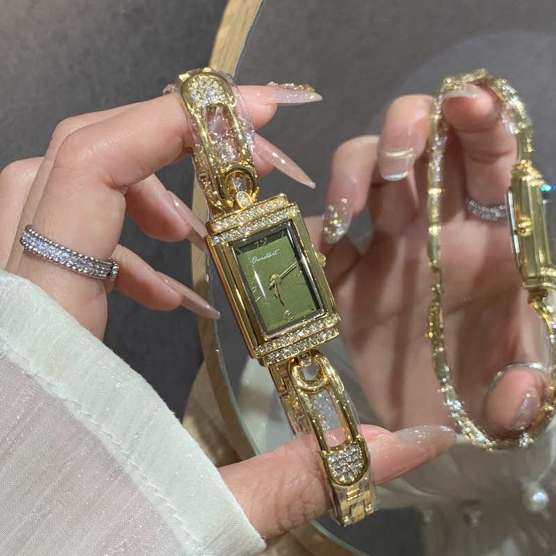 小さなピン付きオールドマネースタイルハンドニッチデザイン腕時 - Luxury Watch Value のレビューと価格